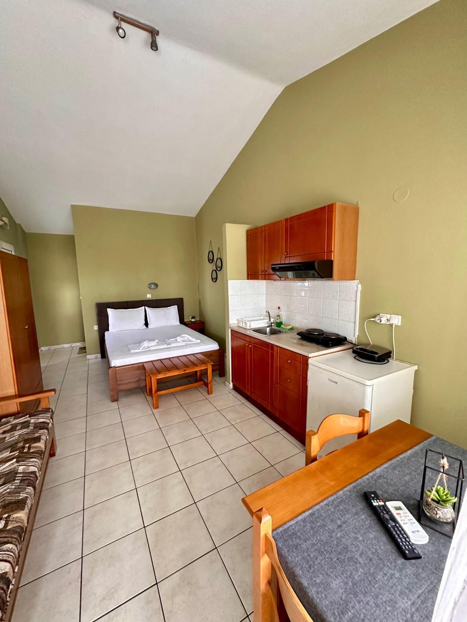 Artemis Hotel Apartments Keramotí Eksteriør bilde