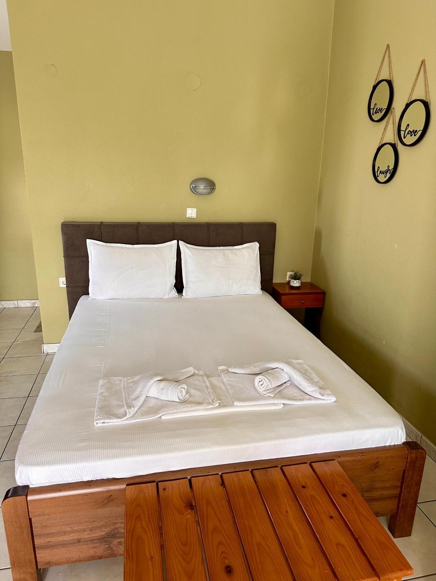 Artemis Hotel Apartments Keramotí Eksteriør bilde