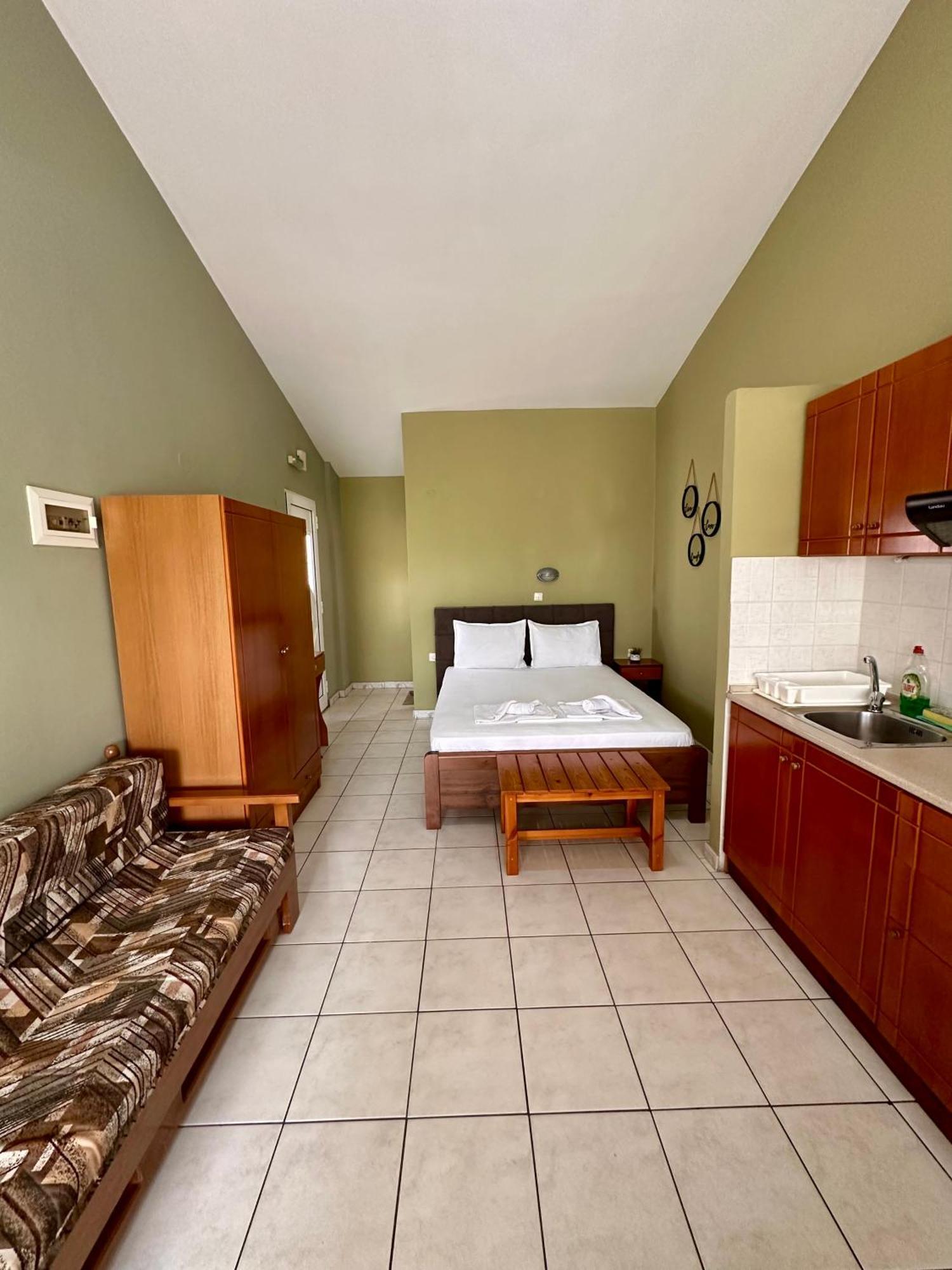 Artemis Hotel Apartments Keramotí Eksteriør bilde
